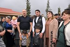 Heartfelt meeting of President Ilham Aliyev and First Lady Mehriban Aliyeva with residents of Talish village (PHOTO)