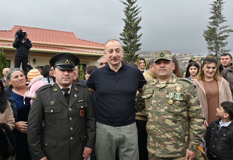 Heartfelt meeting of President Ilham Aliyev and First Lady Mehriban Aliyeva with residents of Talish village (PHOTO)