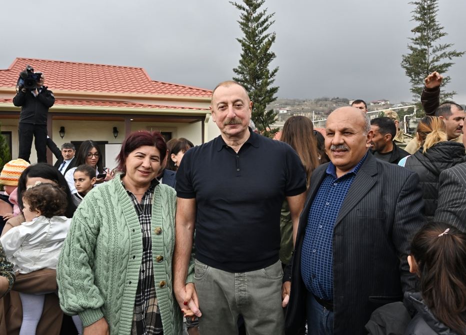 Heartfelt meeting of President Ilham Aliyev and First Lady Mehriban Aliyeva with residents of Talish village (PHOTO)