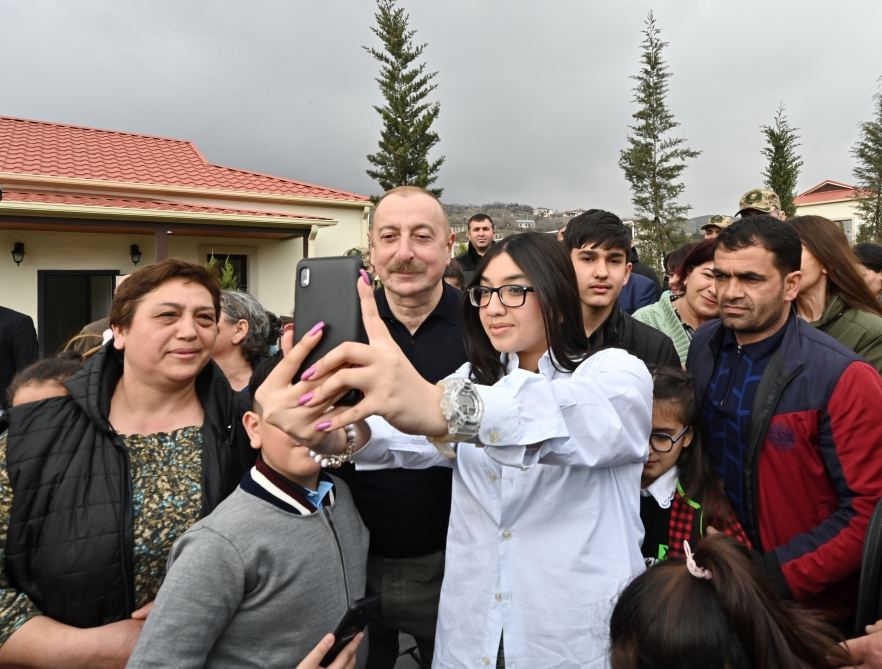 Heartfelt meeting of President Ilham Aliyev and First Lady Mehriban Aliyeva with residents of Talish village (PHOTO)