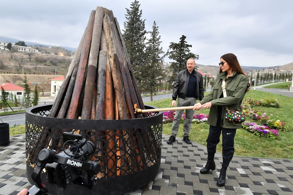 President Ilham Aliyev lights Novruz bonfire in Talish village, congratulates Azerbaijani people on holiday (PHOTO)