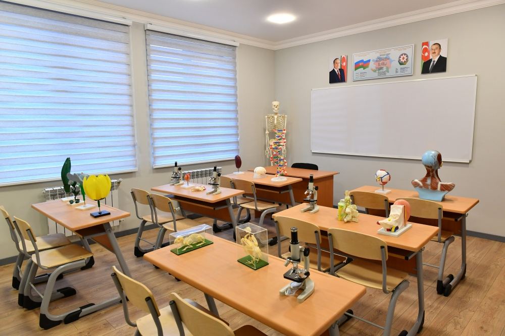 President Ilham Aliyev, First Lady Mehriban Aliyeva get acquainted with conditions in school in Sugovushan (PHOTO/VIDEO)