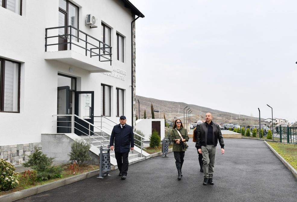 President Ilham Aliyev, First Lady Mehriban Aliyeva get acquainted with conditions in school in Sugovushan (PHOTO/VIDEO)