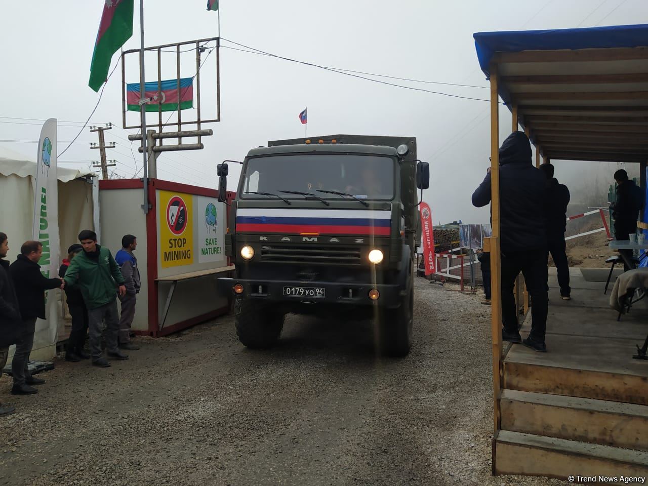 Convoy of Russian peacekeepers moves freely along Azerbaijan's Lachin-Khankendi road (PHOTO)