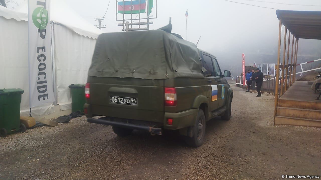 Convoy of Russian peacekeepers moves freely along Azerbaijan's Lachin-Khankendi road (PHOTO)