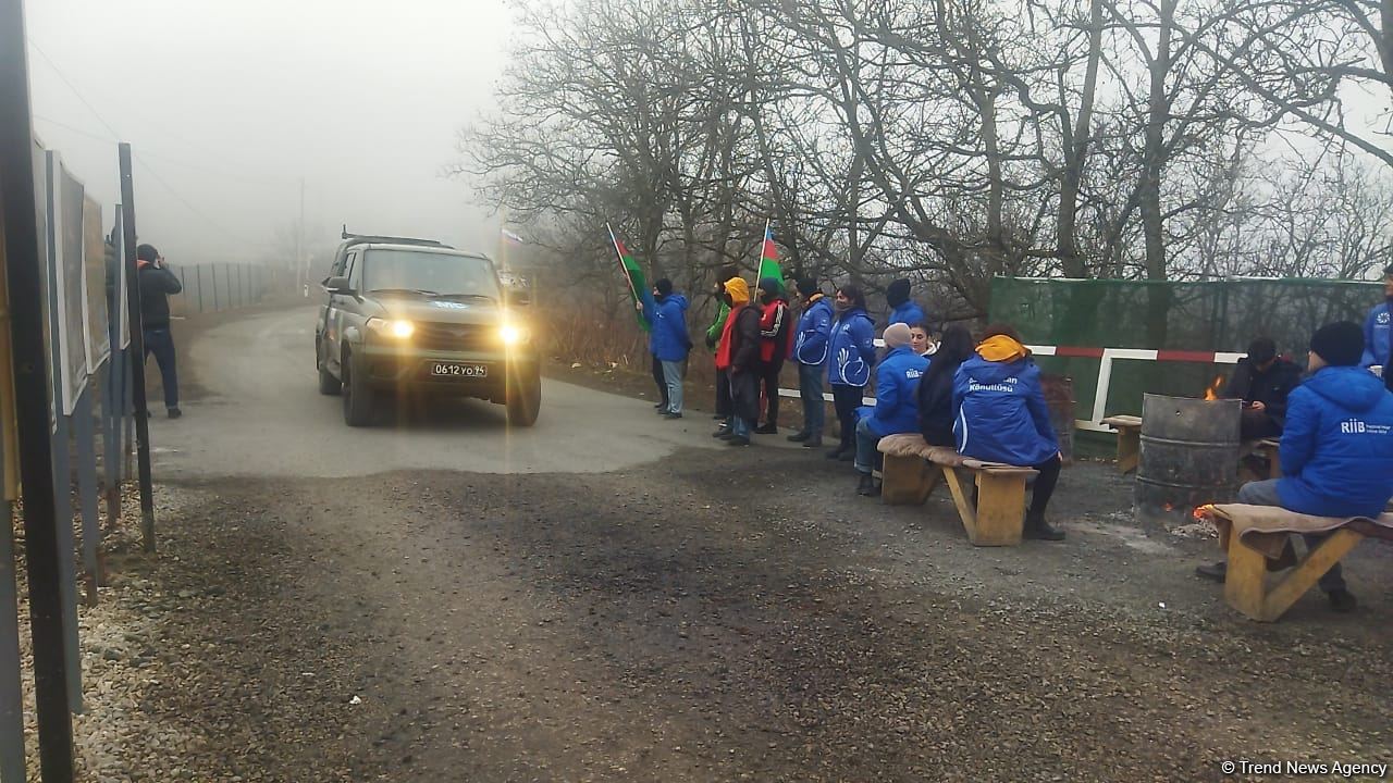 Convoy of Russian peacekeepers moves freely along Azerbaijan's Lachin-Khankendi road (PHOTO)