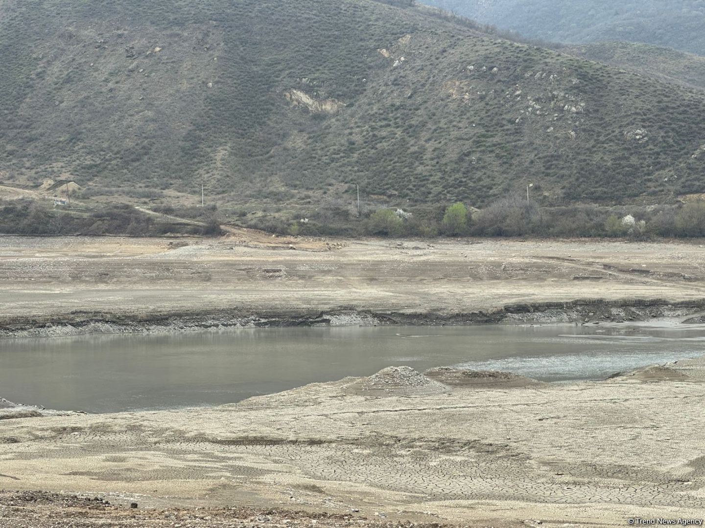 Tourism facilities under construction along Sugovushan reservoir (PHOTO)