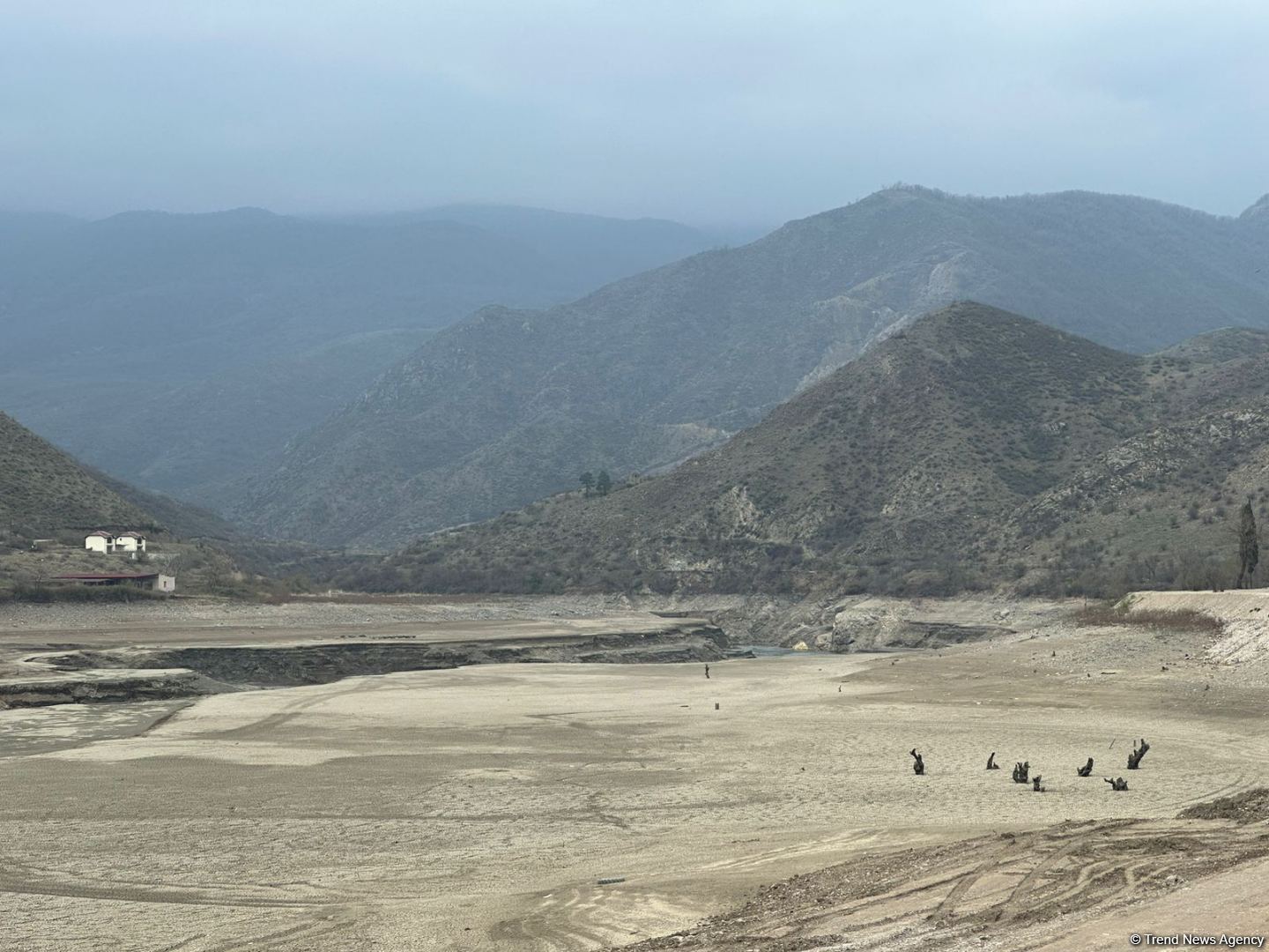 Tourism facilities under construction along Sugovushan reservoir (PHOTO)