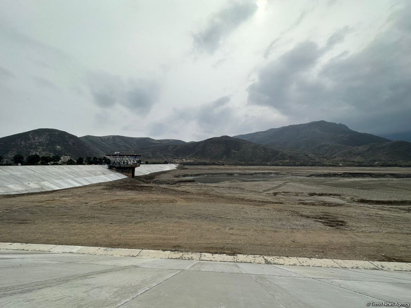 Tourism facilities under construction along Sugovushan reservoir (PHOTO)