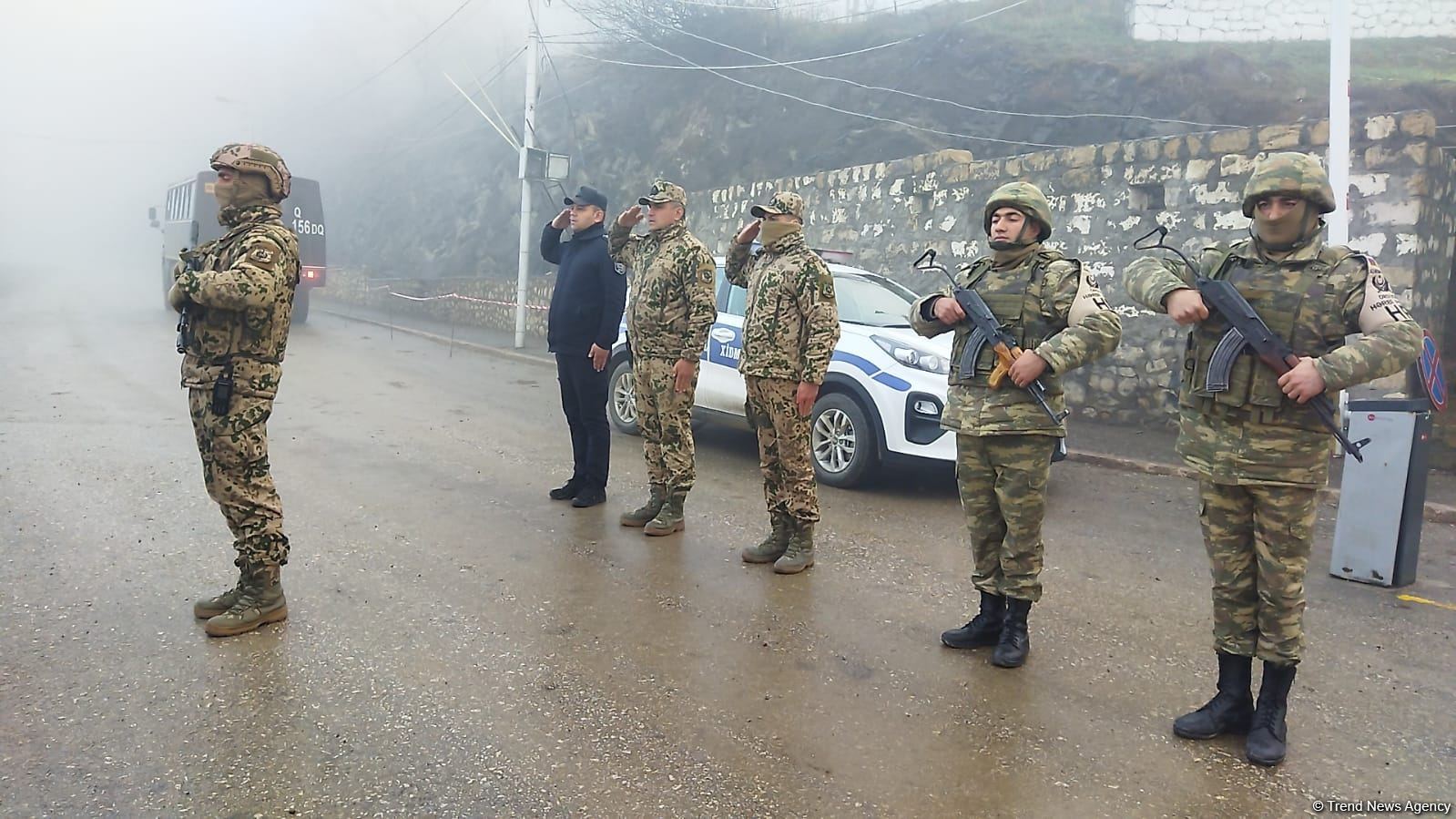 Peaceful protest of Azerbaijani eco-activists continues on Lachin-Khankendi road (PHOTO)
