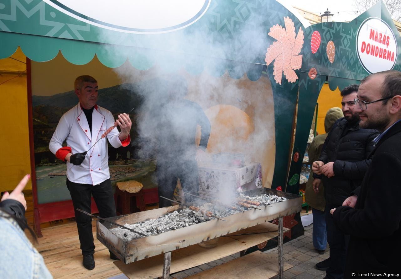 Baku residents celebrating Novruz holiday (PHOTO)