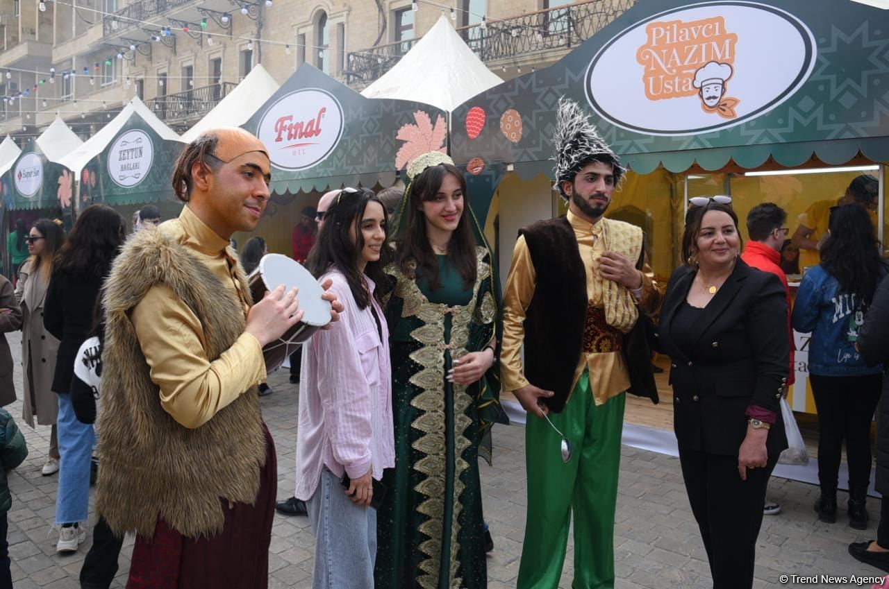Baku residents celebrating Novruz holiday (PHOTO)