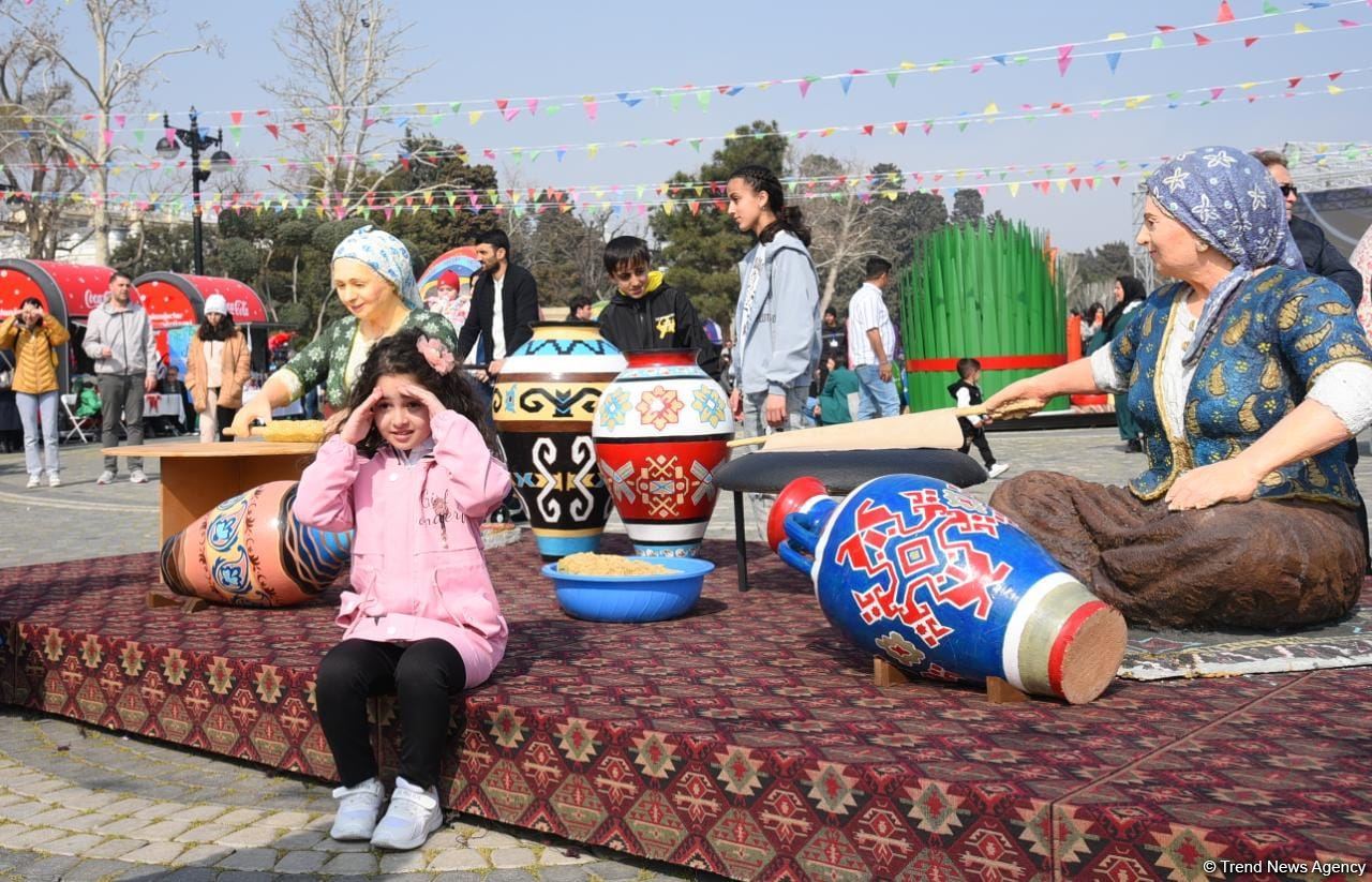 Baku residents celebrating Novruz holiday (PHOTO)