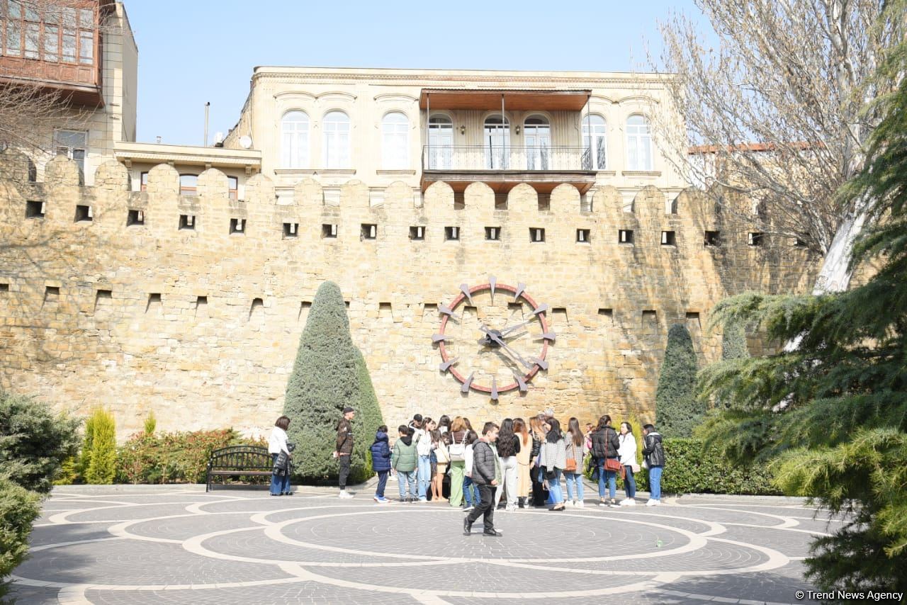 Baku residents celebrating Novruz holiday (PHOTO)