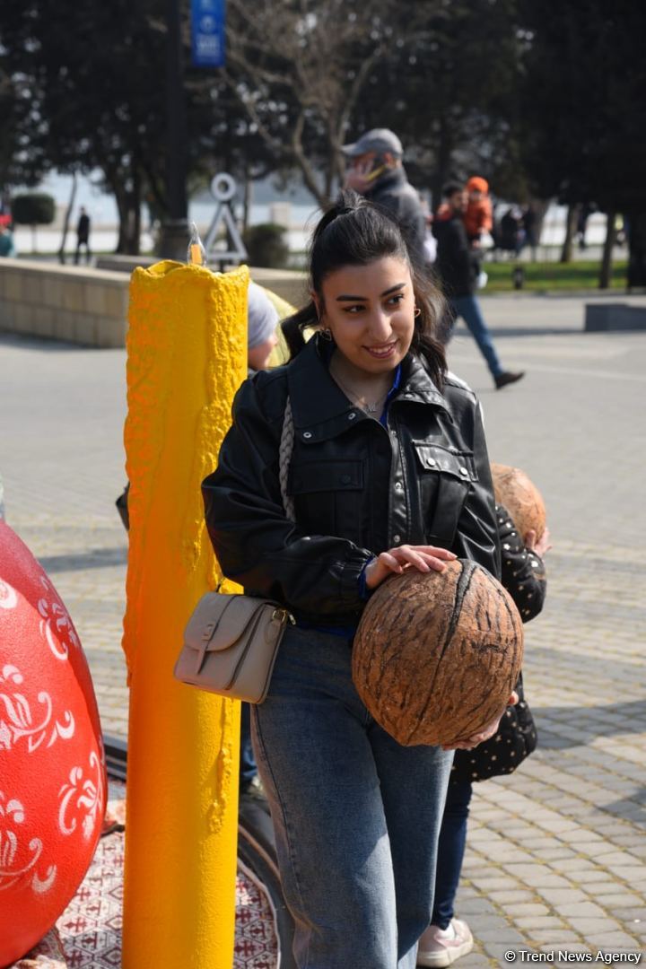 Baku residents celebrating Novruz holiday (PHOTO)