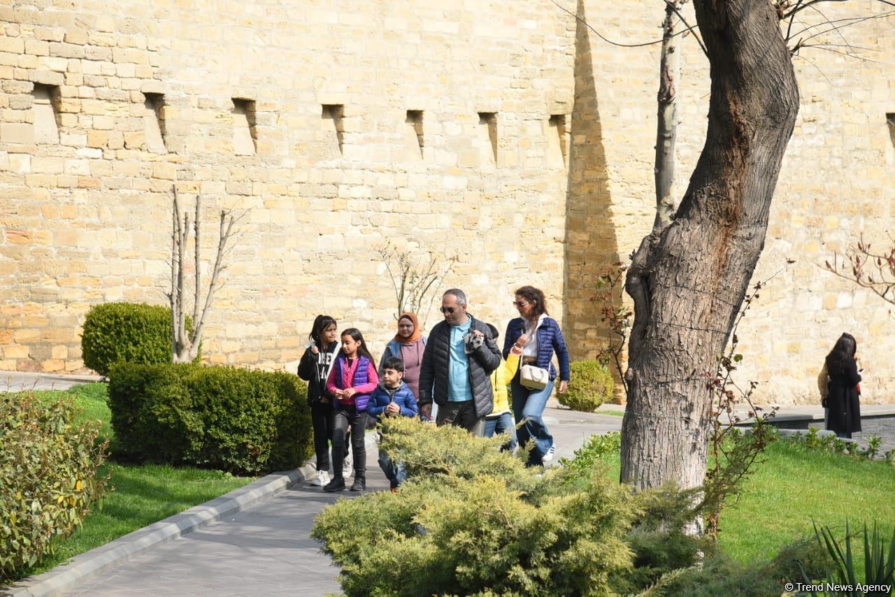 Baku residents celebrating Novruz holiday (PHOTO)
