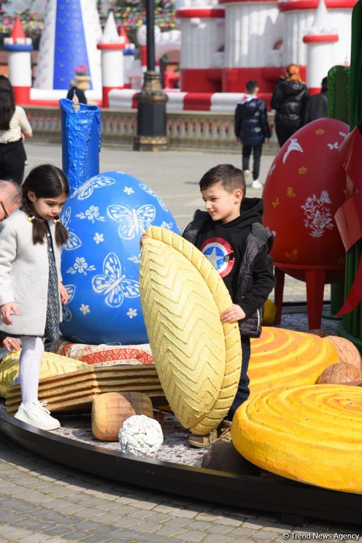 Baku residents celebrating Novruz holiday (PHOTO)