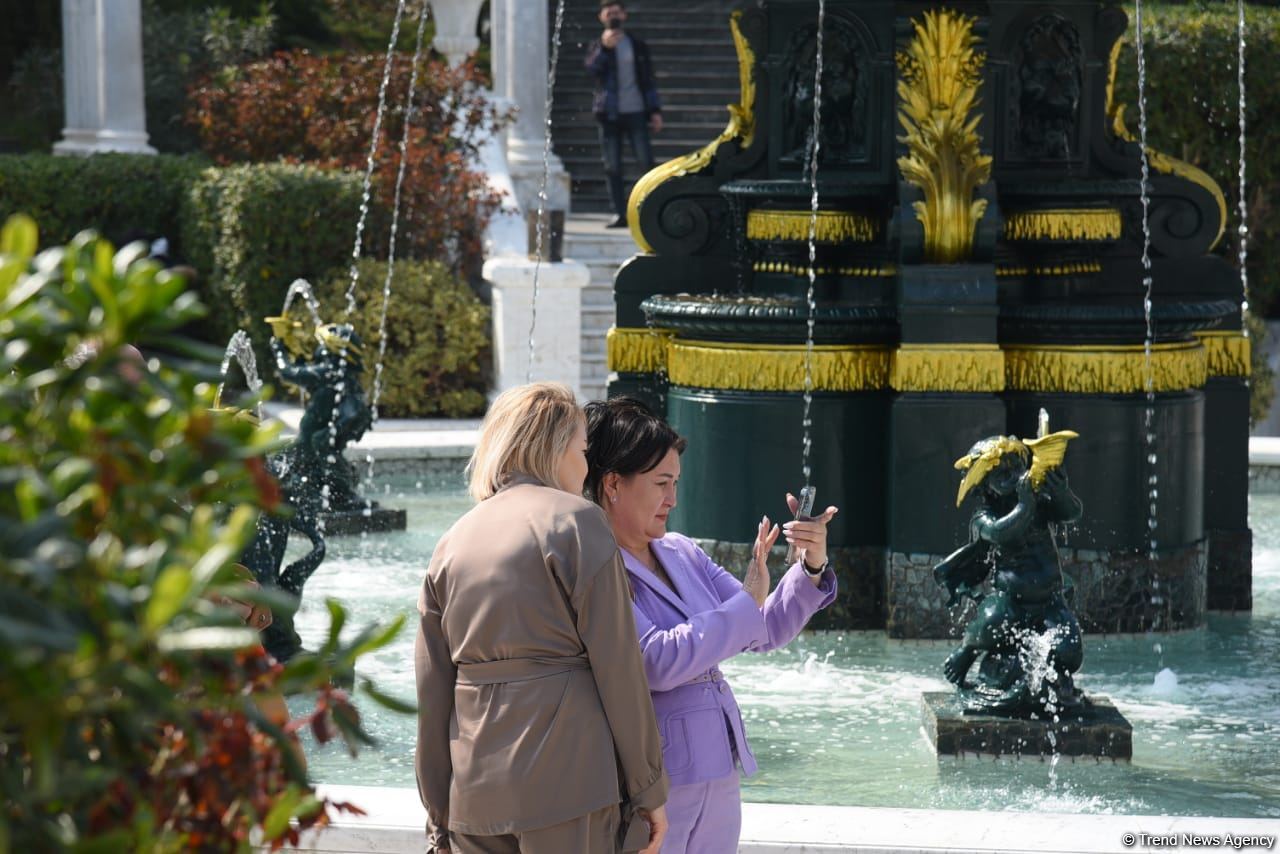 Baku residents celebrating Novruz holiday (PHOTO)