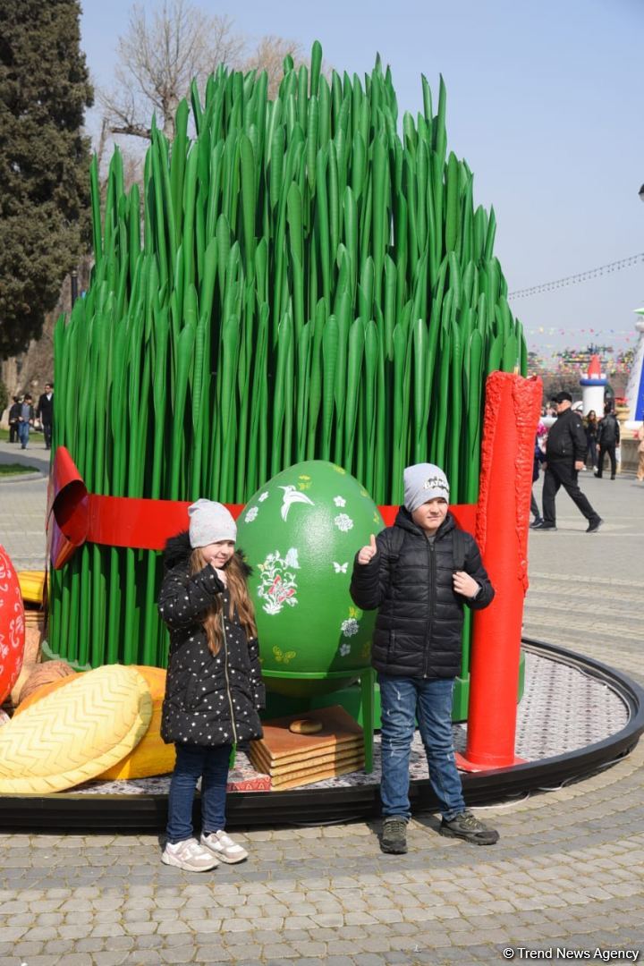 Baku residents celebrating Novruz holiday (PHOTO)