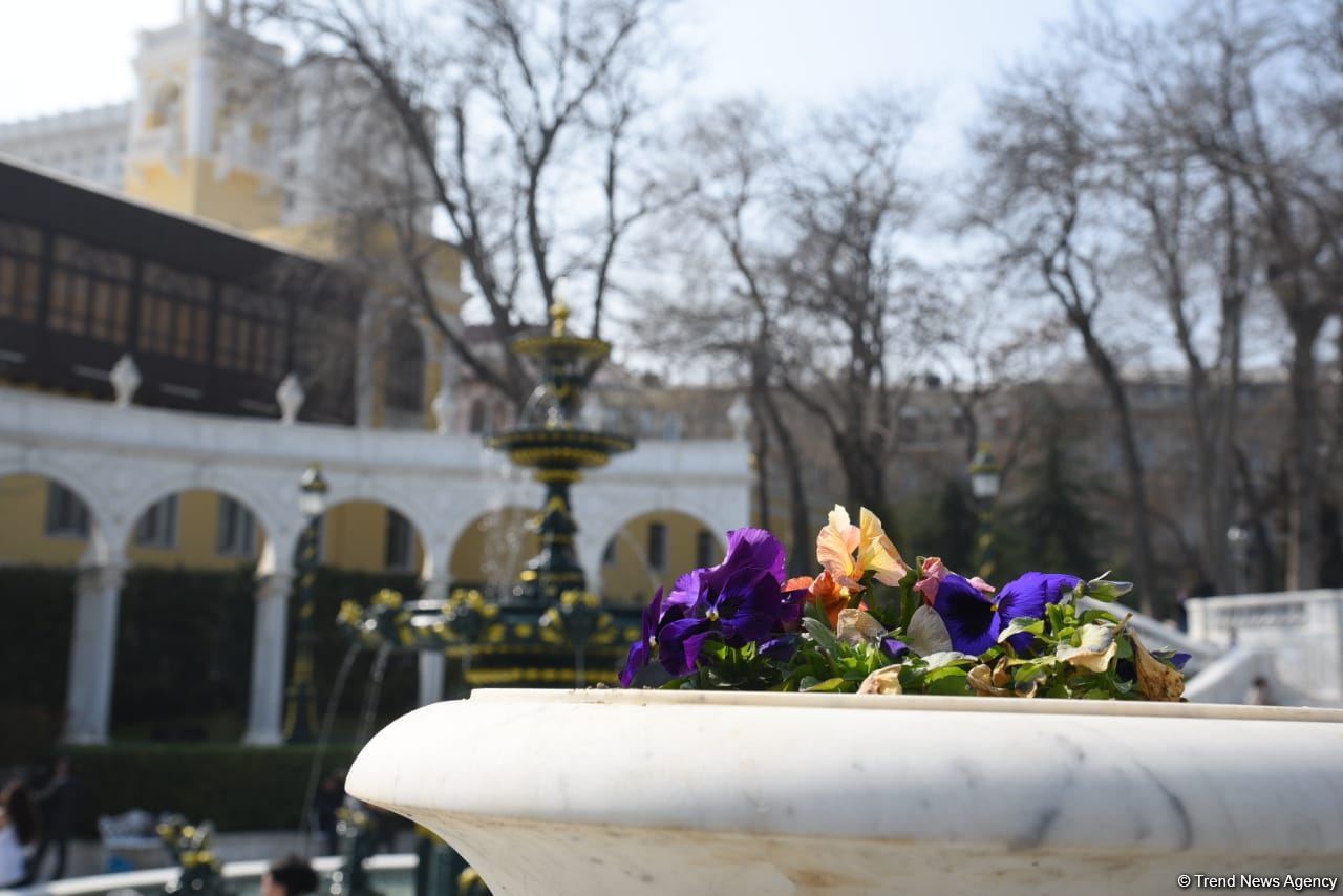 Baku residents celebrating Novruz holiday (PHOTO)