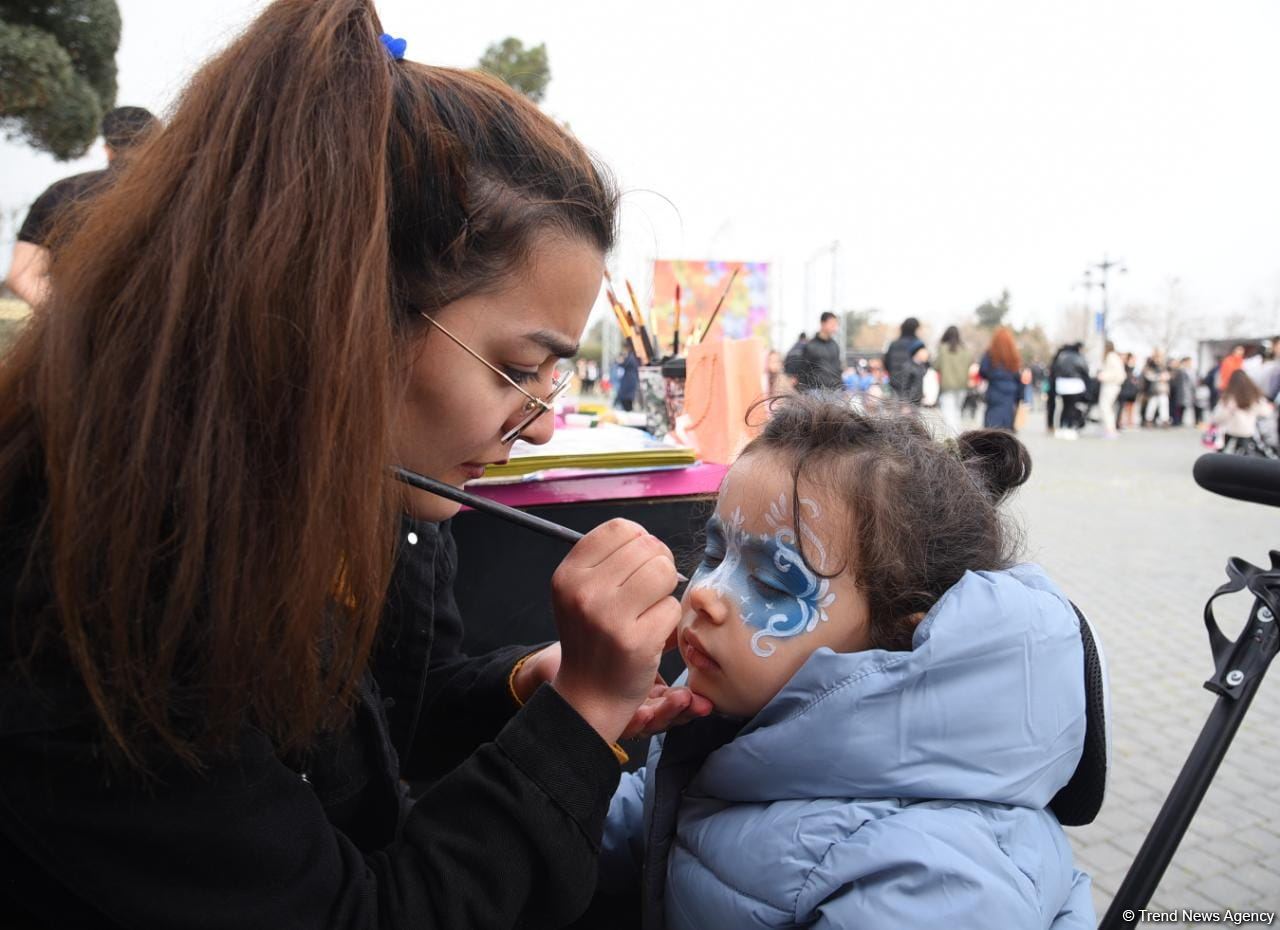 Baku residents celebrating Novruz holiday (PHOTO)