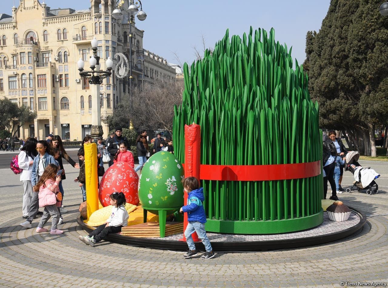 Baku residents celebrating Novruz holiday (PHOTO)