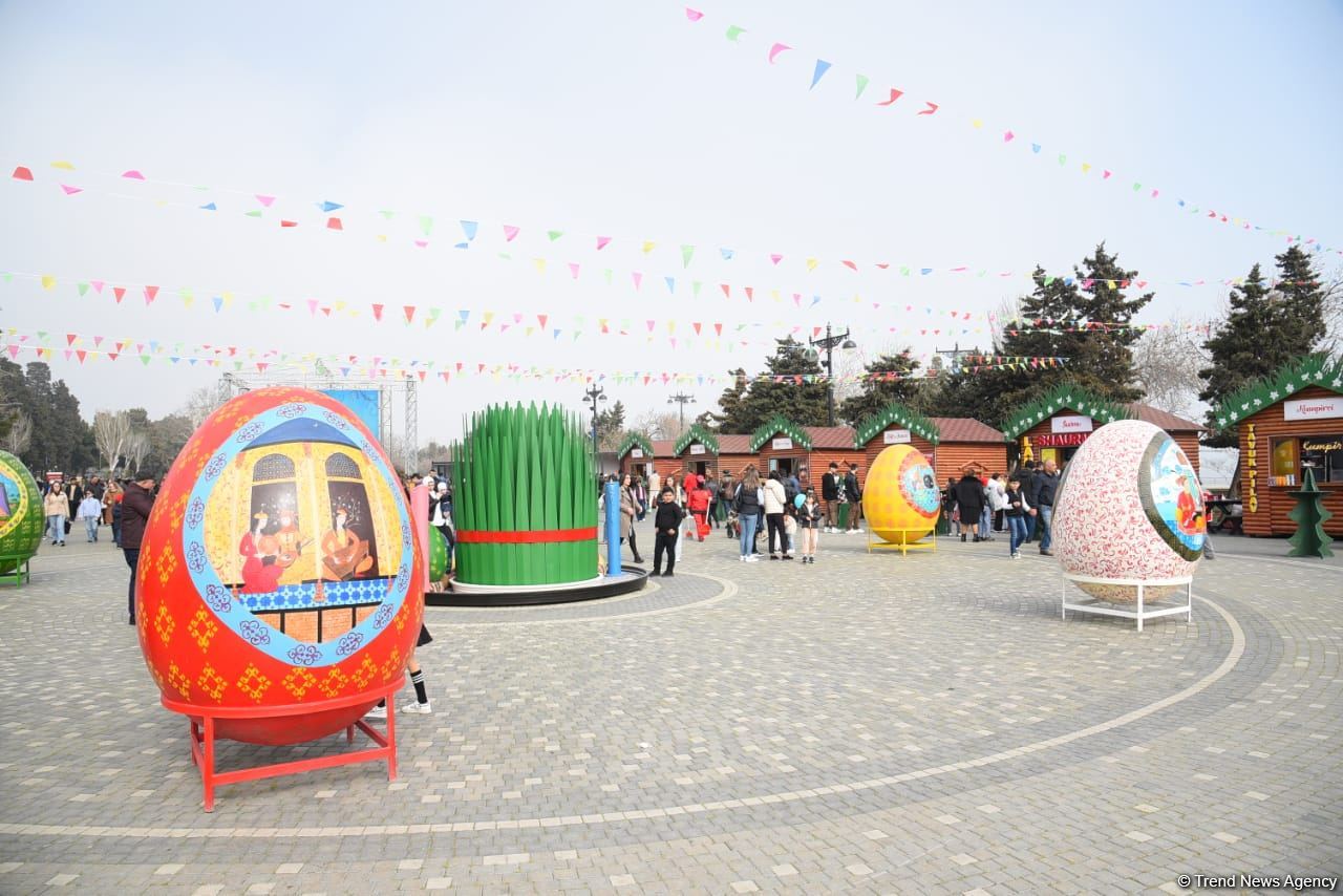 Baku residents celebrating Novruz holiday (PHOTO)