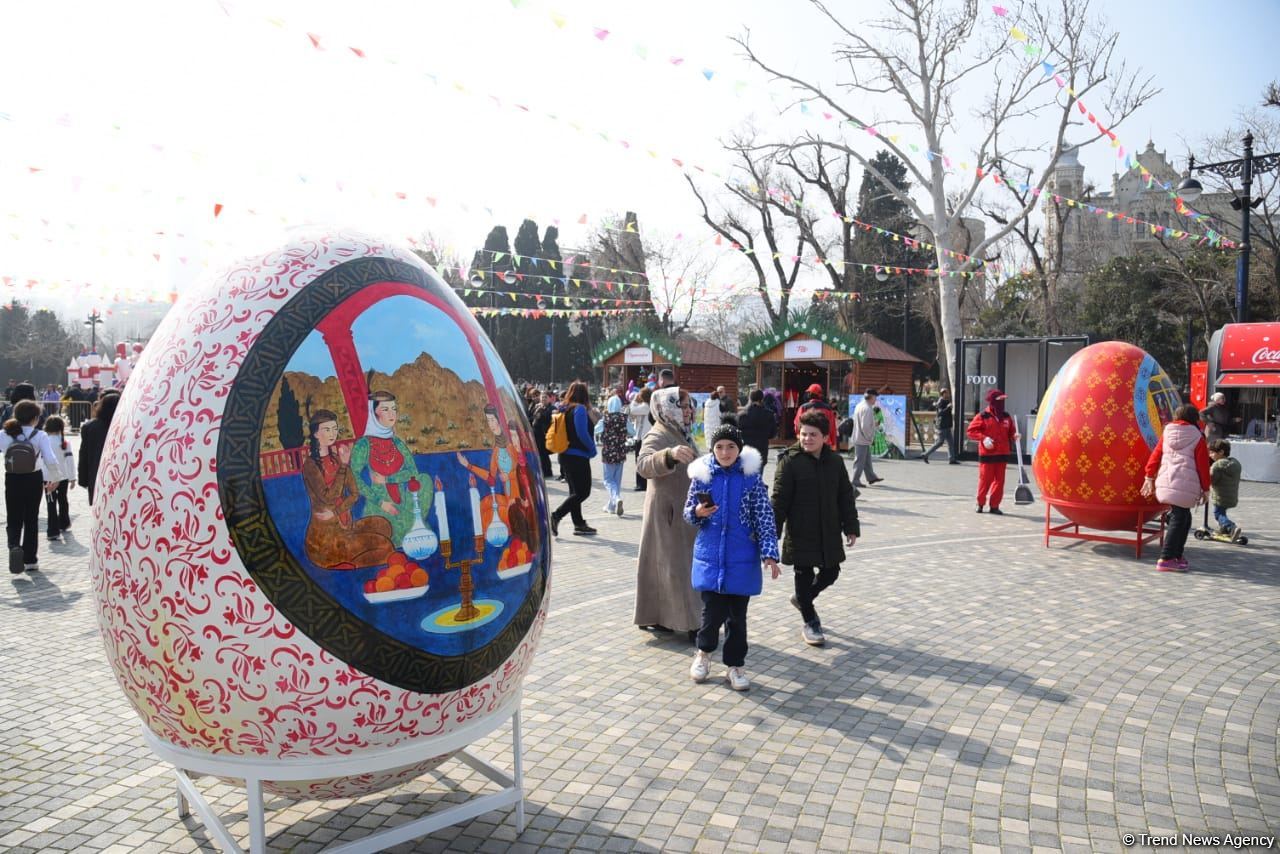 Baku residents celebrating Novruz holiday (PHOTO)