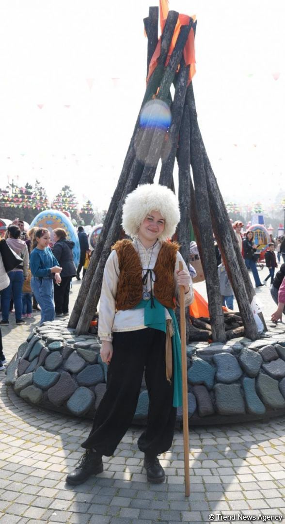 Baku residents celebrating Novruz holiday (PHOTO)