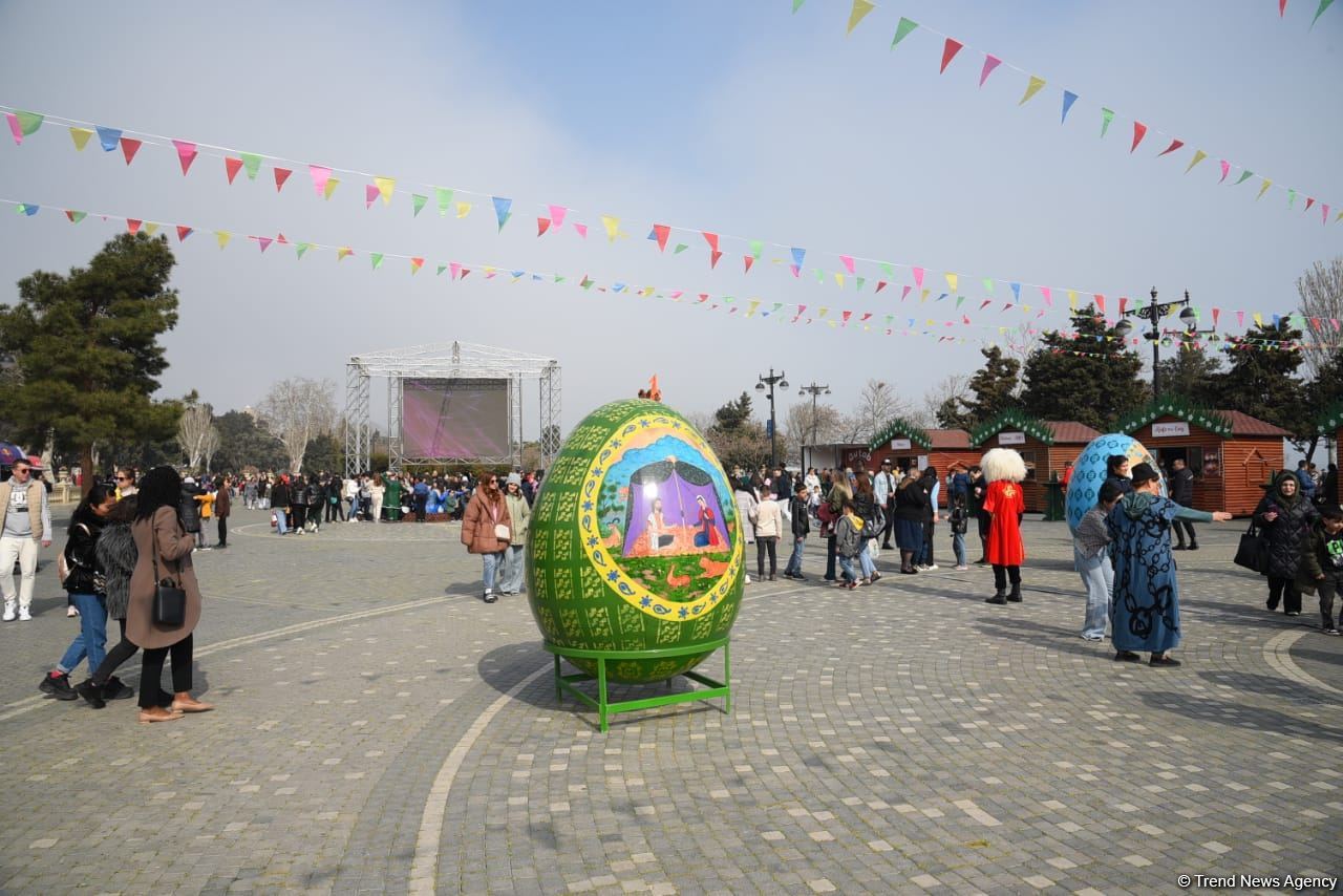 Baku residents celebrating Novruz holiday (PHOTO)
