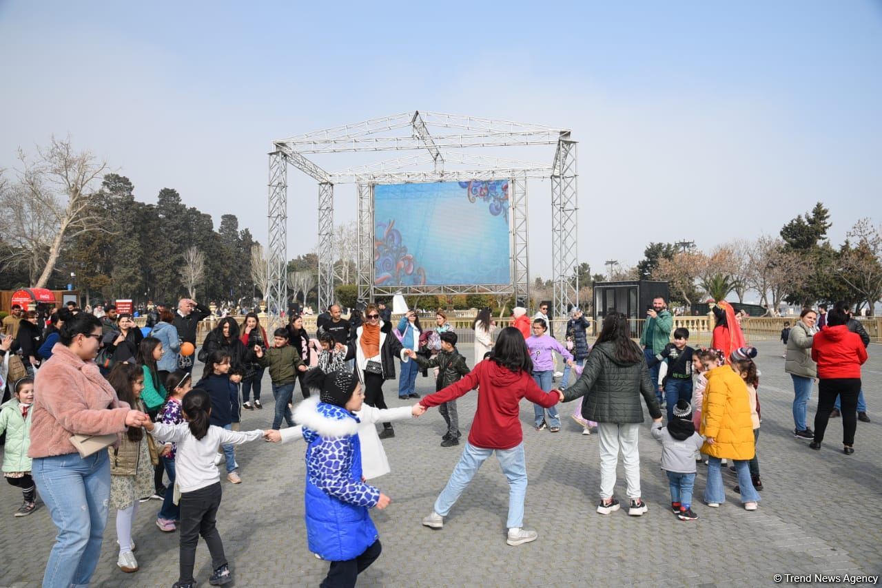 Baku residents celebrating Novruz holiday (PHOTO)