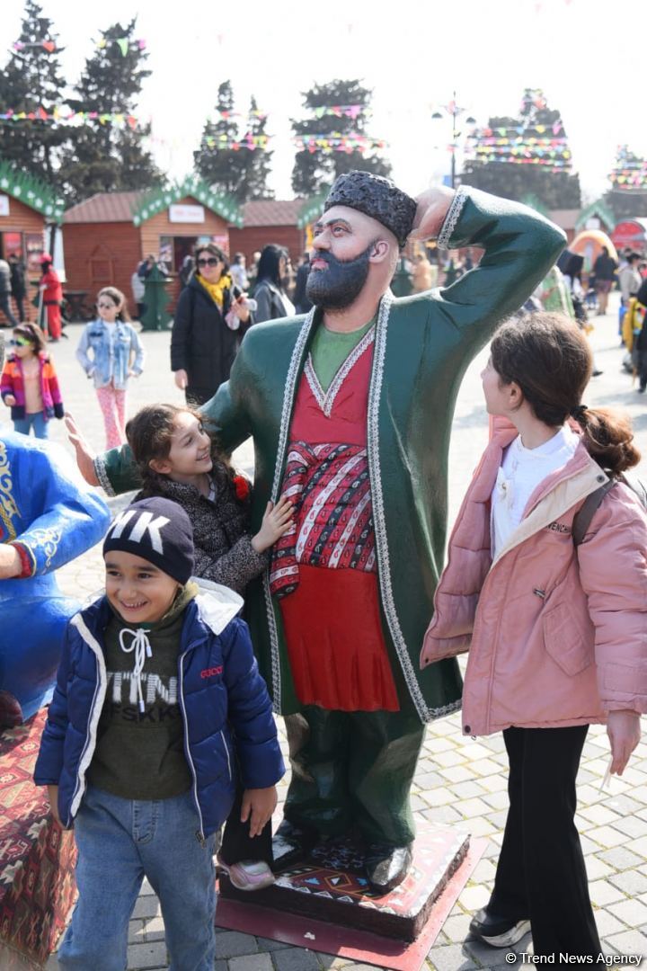 Baku residents celebrating Novruz holiday (PHOTO)