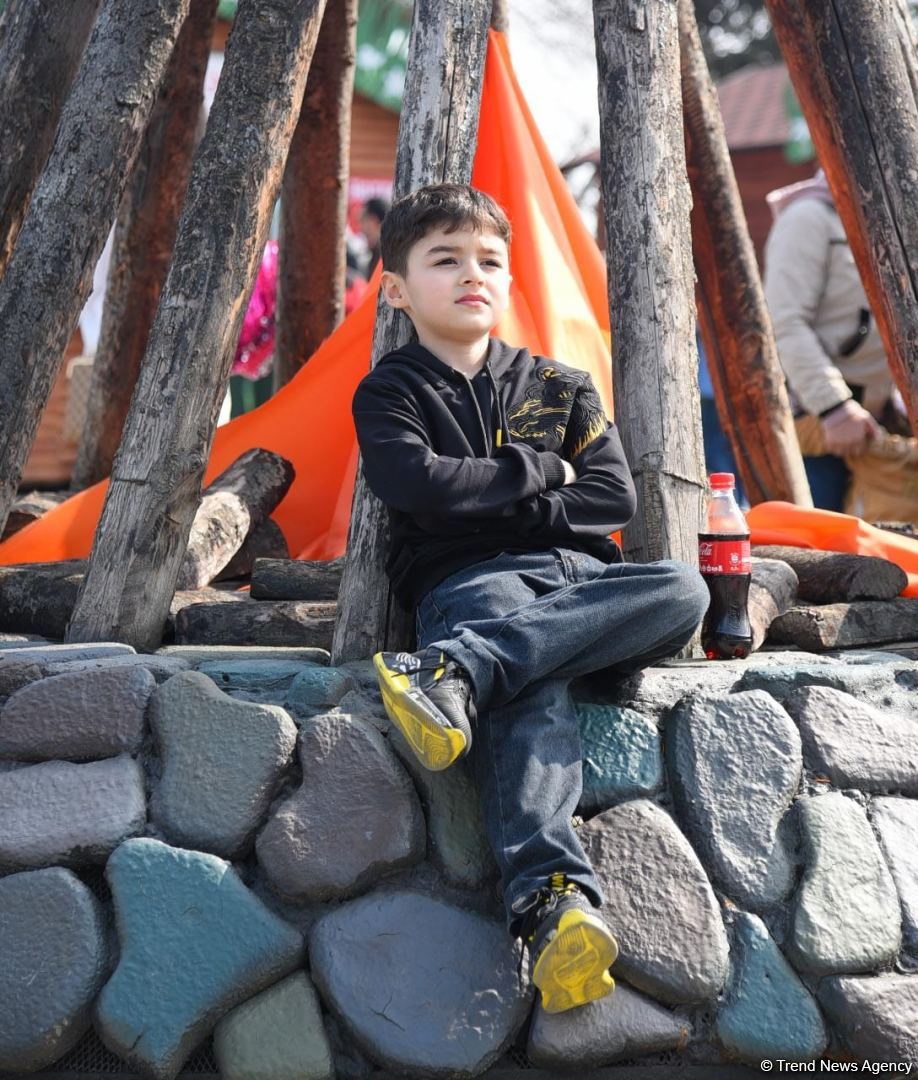 Baku residents celebrating Novruz holiday (PHOTO)
