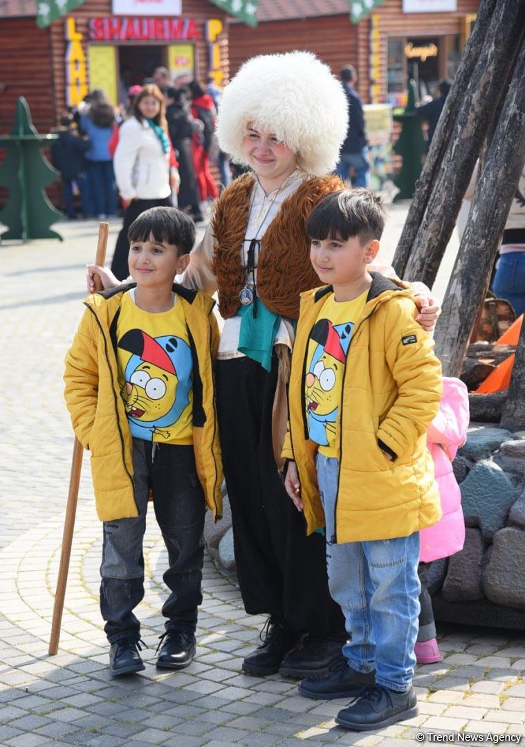 Baku residents celebrating Novruz holiday (PHOTO)