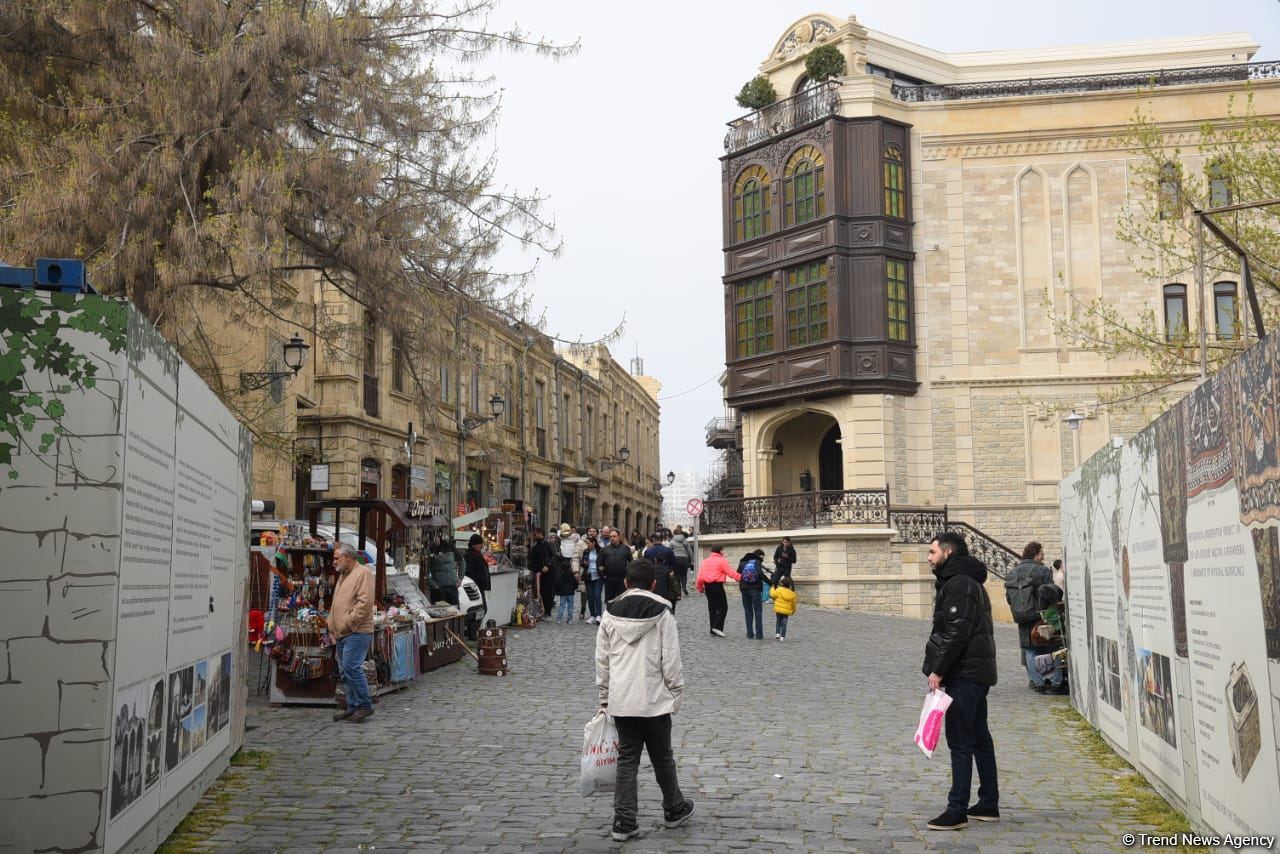 Baku residents celebrating Novruz holiday (PHOTO)