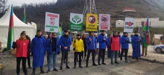 Peaceful protest of Azerbaijani eco-activists continues on Lachin-Khankendi road (PHOTO)