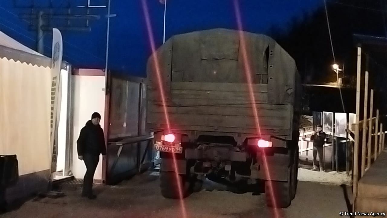 Several vehicles of Russian peacekeepers move freely along Azerbaijan's Lachin-Khankendi road (PHOTO)