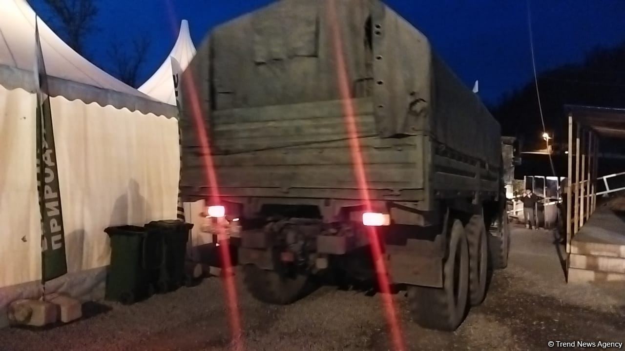 Several vehicles of Russian peacekeepers move freely along Azerbaijan's Lachin-Khankendi road (PHOTO)