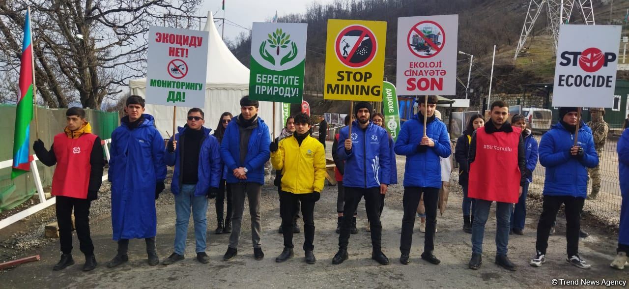 Peaceful protest of Azerbaijani eco-activists continues on Lachin-Khankendi road (PHOTO)