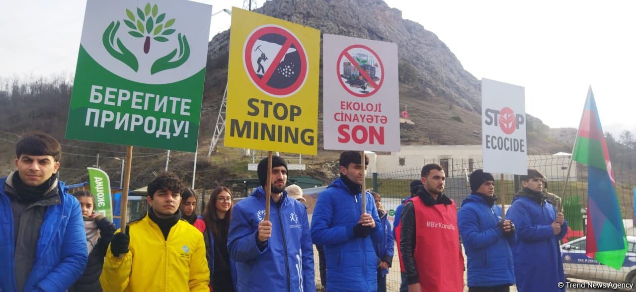 Peaceful protest of Azerbaijani eco-activists continues on Lachin-Khankendi road (PHOTO)