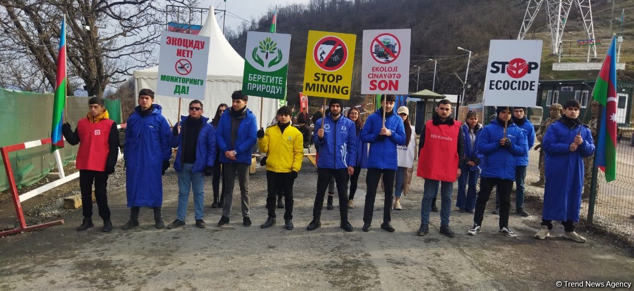 Peaceful protest of Azerbaijani eco-activists continues on Lachin-Khankendi road (PHOTO)