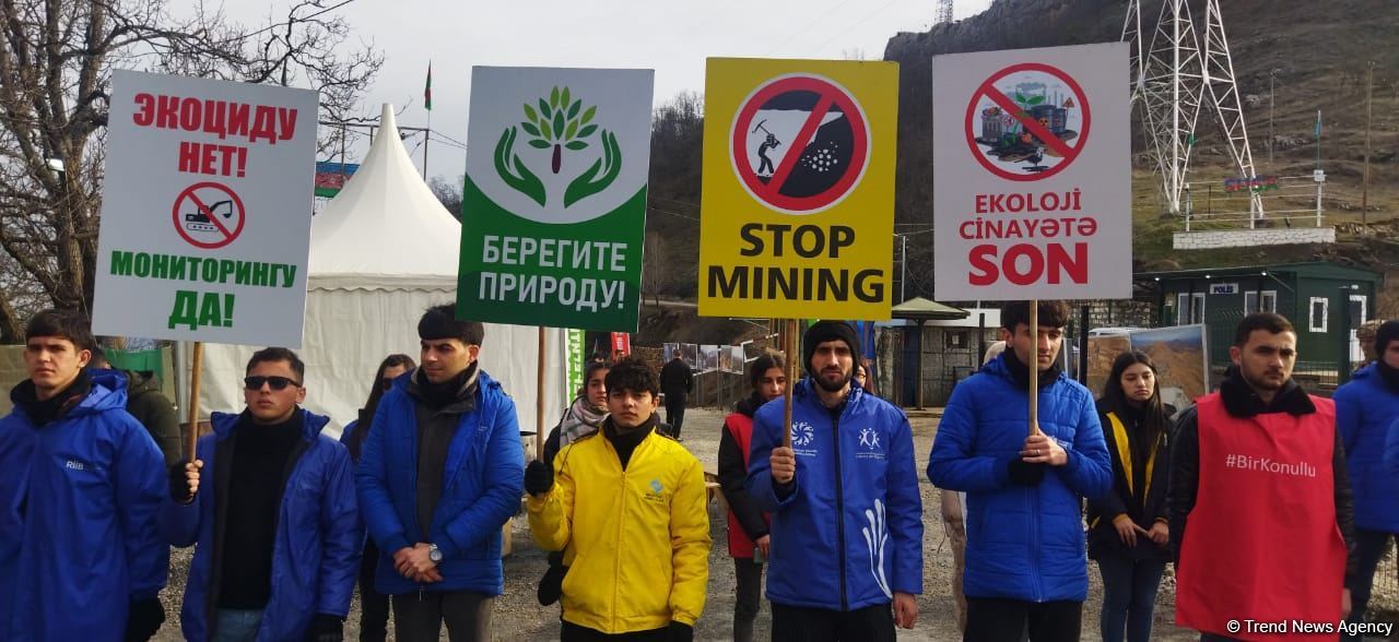 Peaceful protest of Azerbaijani eco-activists continues on Lachin-Khankendi road (PHOTO)