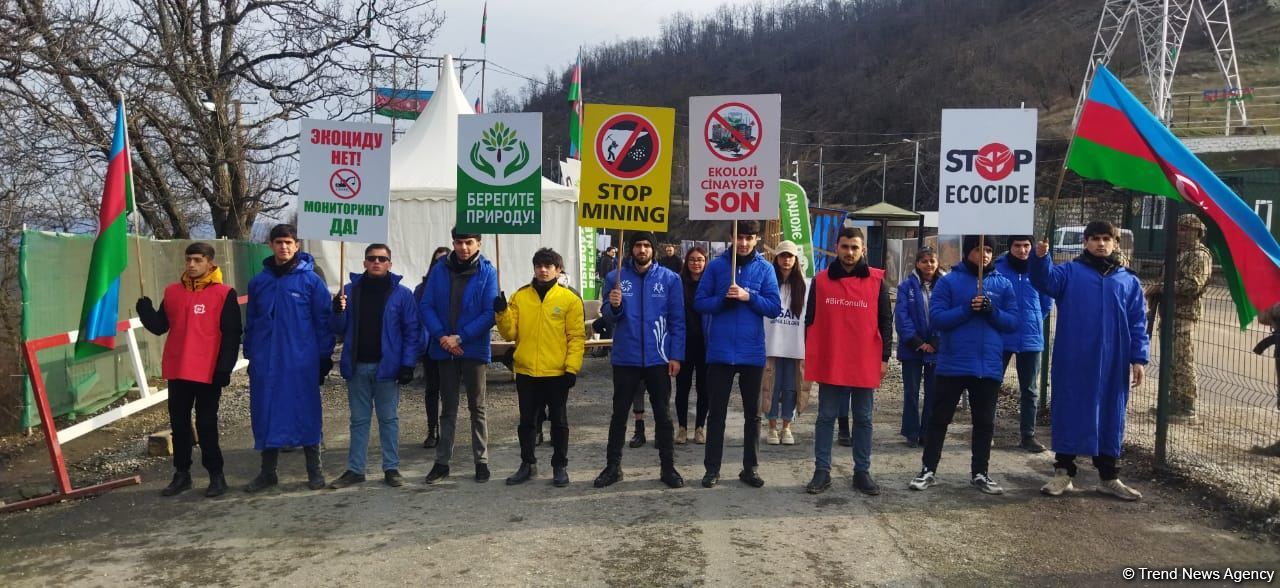 Peaceful protest of Azerbaijani eco-activists continues on Lachin-Khankendi road (PHOTO)