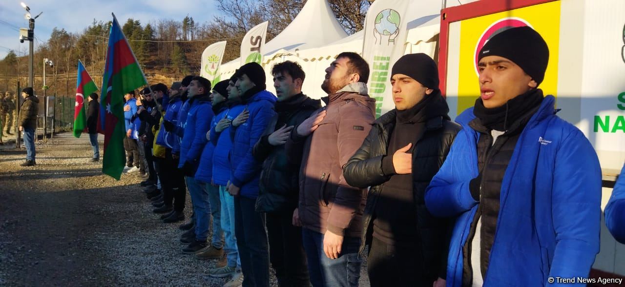 Peaceful protest of Azerbaijani eco-activists continues on Lachin-Khankendi road (PHOTO)