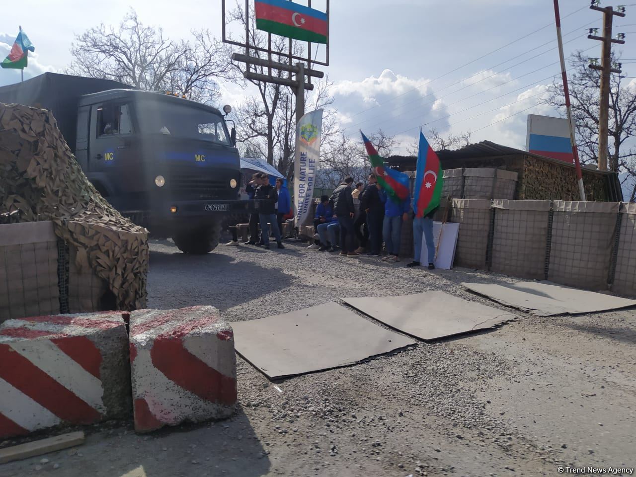 Another convoy of Russian peacekeepers moves freely along Azerbaijan's Lachin-Khankendi road (PHOTO)