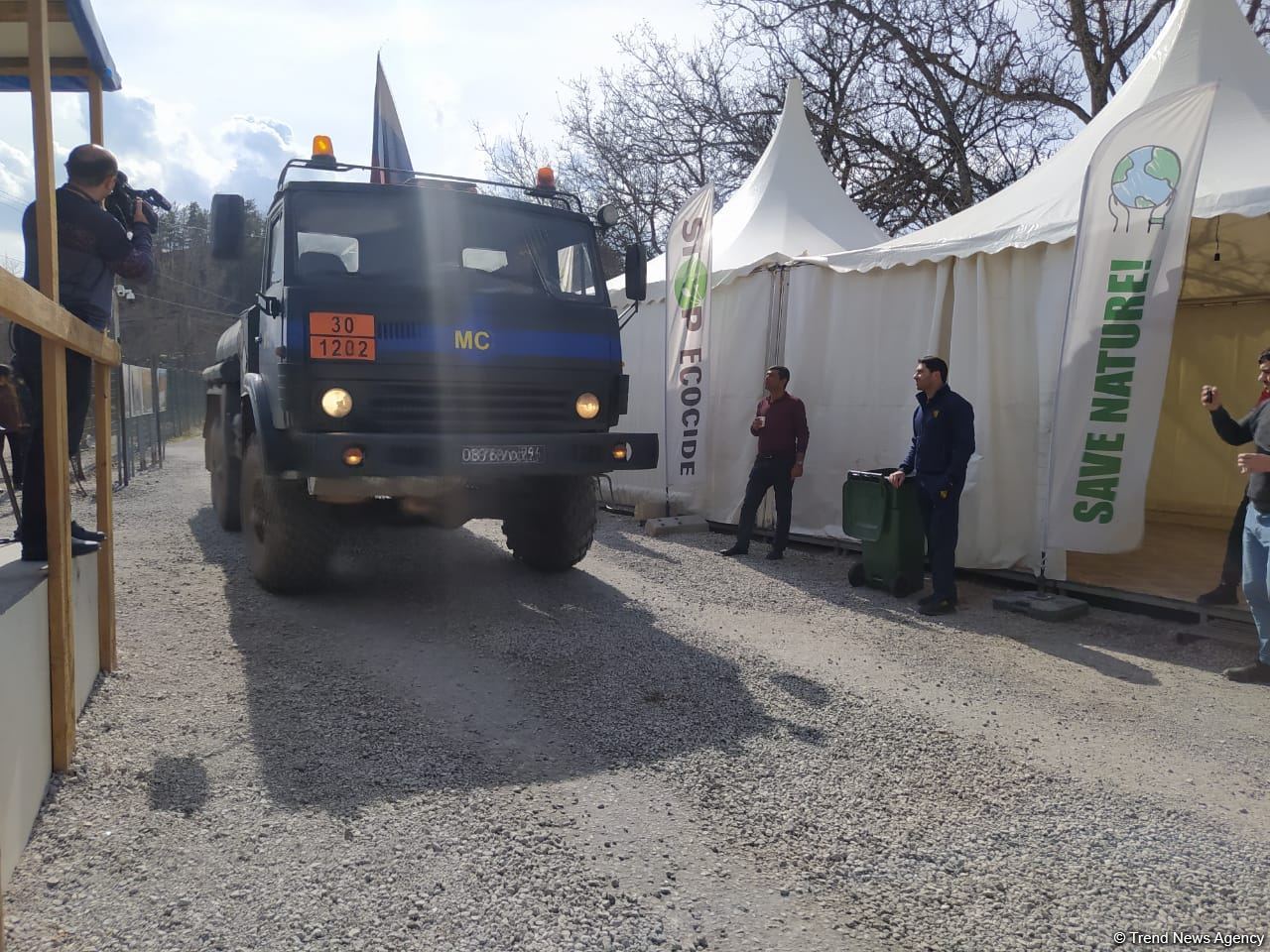 Another convoy of Russian peacekeepers moves freely along Azerbaijan's Lachin-Khankendi road (PHOTO)