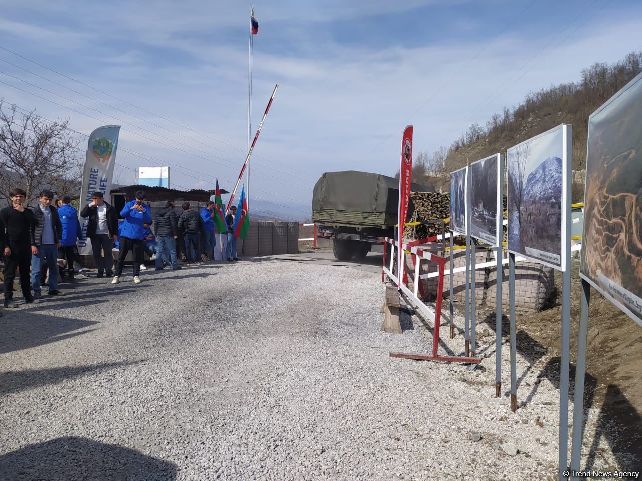 Another convoy of Russian peacekeepers moves freely along Azerbaijan's Lachin-Khankendi road (PHOTO)