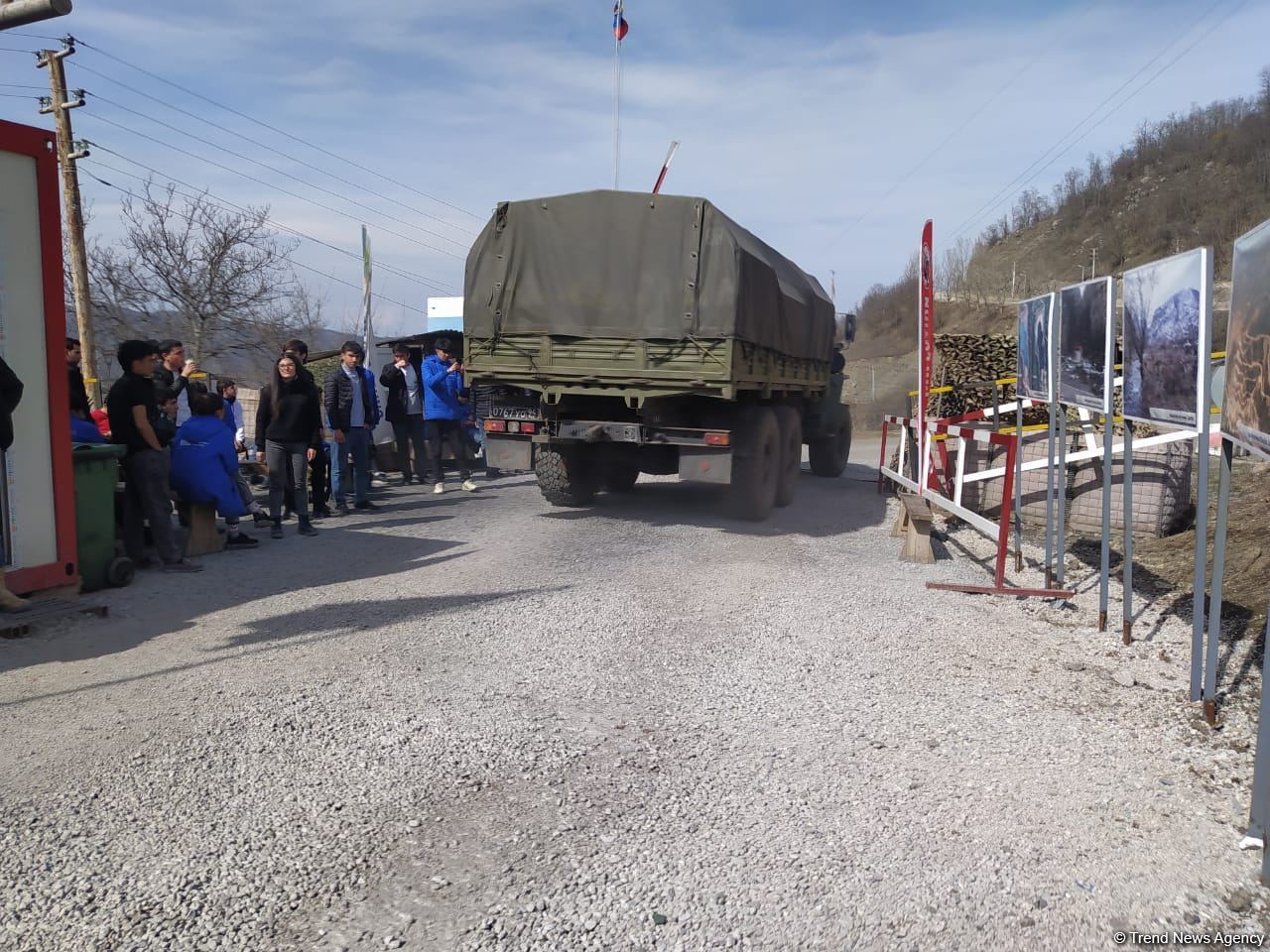 Another convoy of Russian peacekeepers moves freely along Azerbaijan's Lachin-Khankendi road (PHOTO)