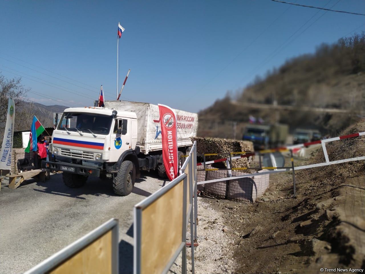 Convoy of Russian peacekeepers moves freely along Azerbaijan's Lachin-Khankendi road (PHOTO)