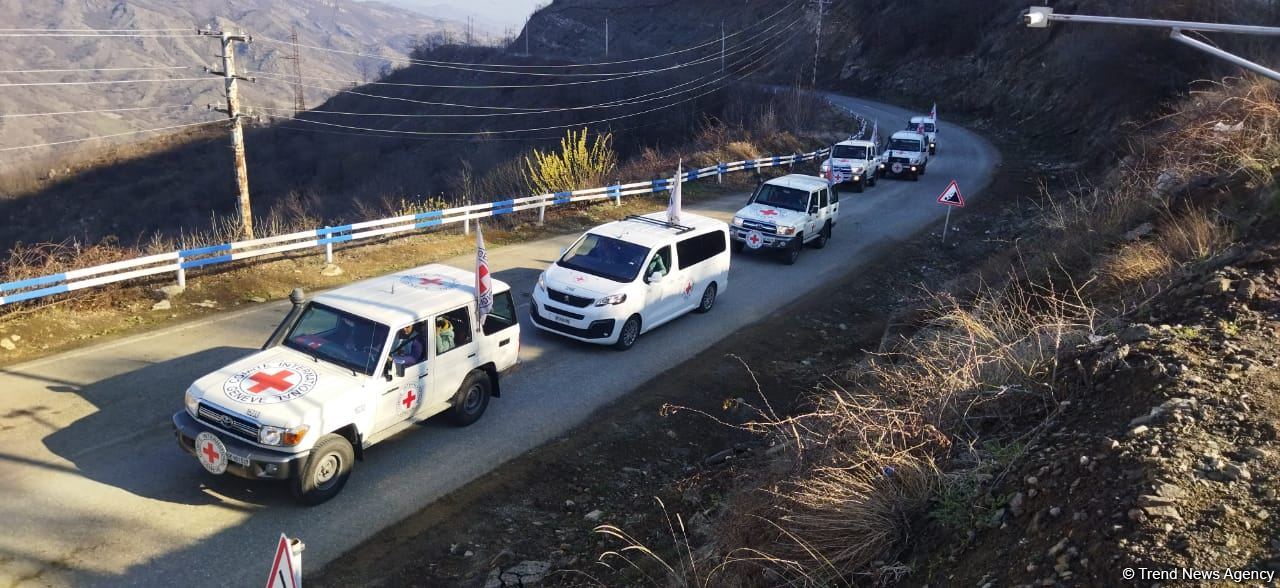 ICRC vehicles move freely along Azerbaijan's Lachin-Khankendi road (PHOTO)